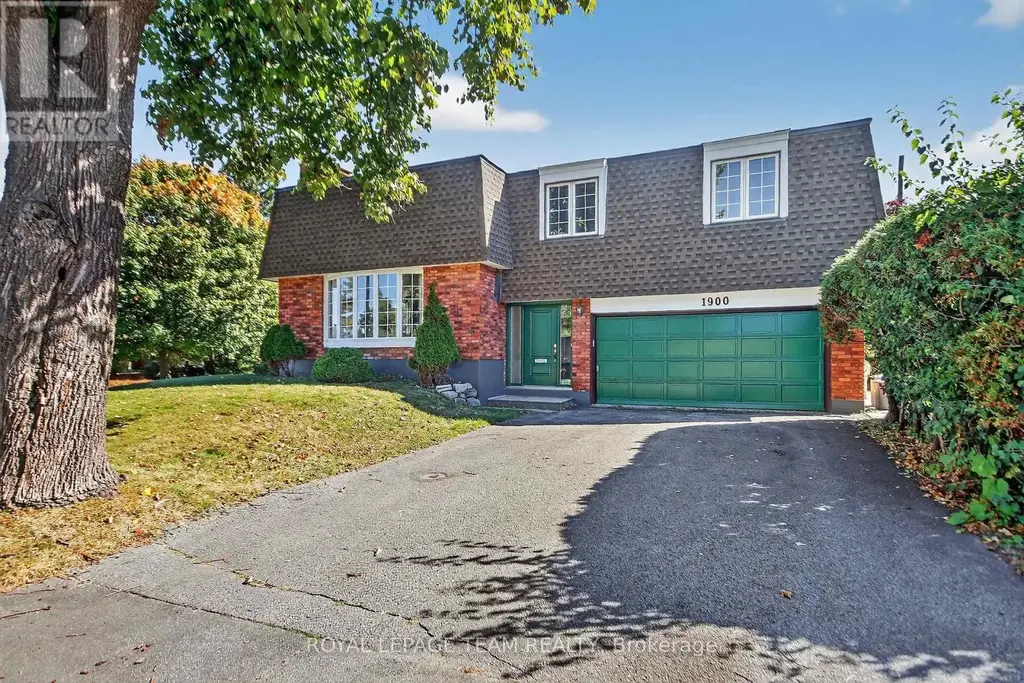1900 Southampton Court, Ottawa